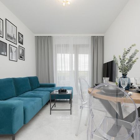Apartment With Balcony & Parking In Warsaw By Noclegi Renters 외부 사진